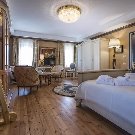 Cador Hotel