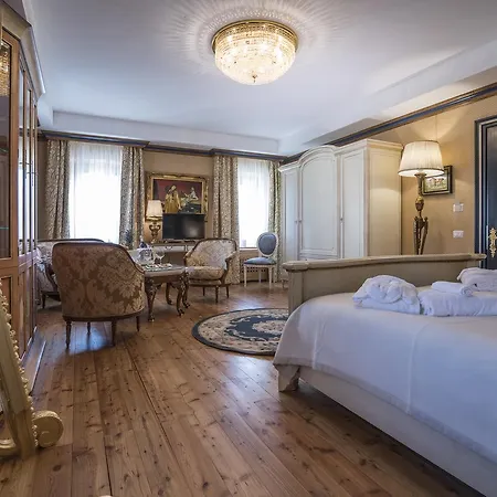 Cador Hotel