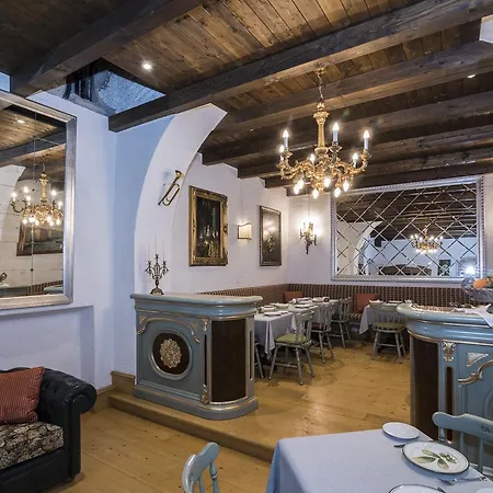 Hotel Cador 3*